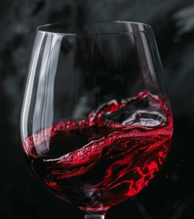 Enchanted Red A deep, velvety vintage infused with spices from Kugane. Moogles sang forest songs when it was made.